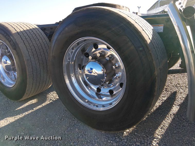 image for item EE5028 2023 Freightliner Cascadia semi truck