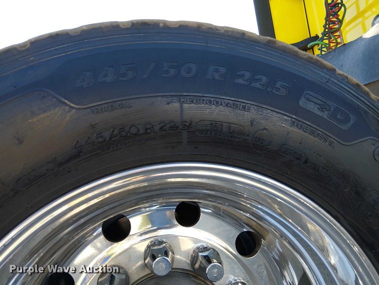 image for item EE5028 2023 Freightliner Cascadia semi truck