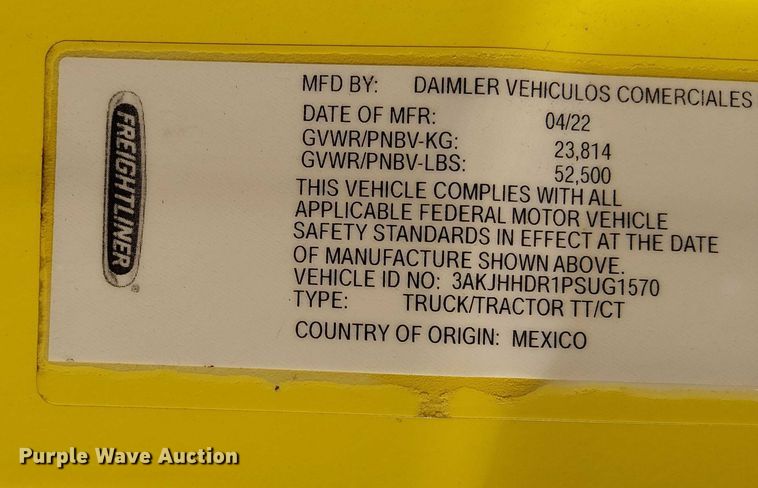 image for item EE5028 2023 Freightliner Cascadia semi truck