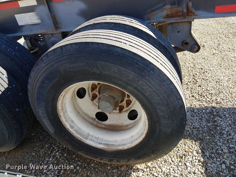 image for item EE5040 2002 Cheetah Chassis container trailer