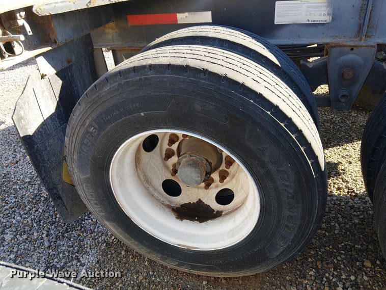 image for item EE5040 2002 Cheetah Chassis container trailer