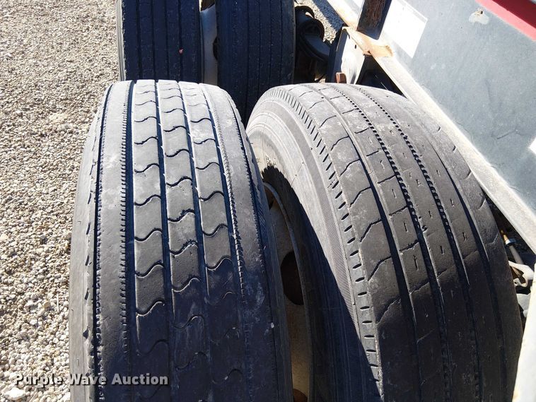 image for item EE5040 2002 Cheetah Chassis container trailer