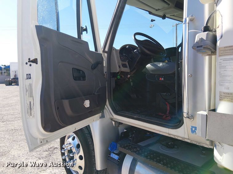 image for item EE5041 2018 International 4400 refrigerated truck