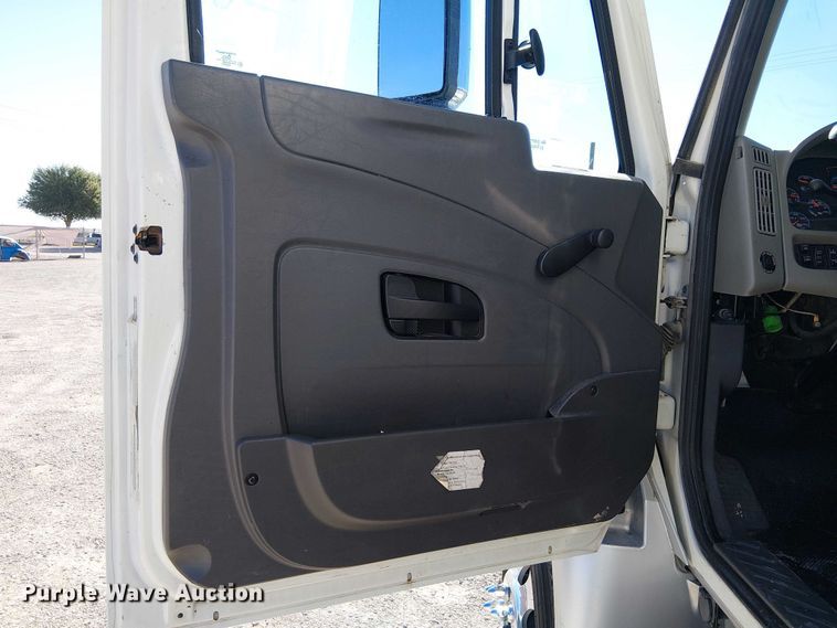 image for item EE5041 2018 International 4400 refrigerated truck