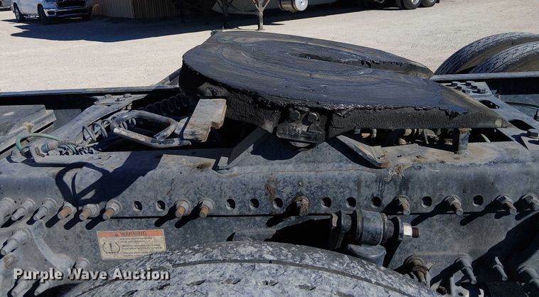 image for item EE5042 2020 Freightliner Cascadia semi truck