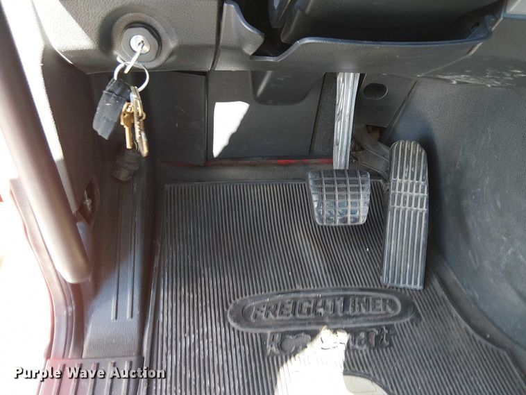 image for item EE5042 2020 Freightliner Cascadia semi truck