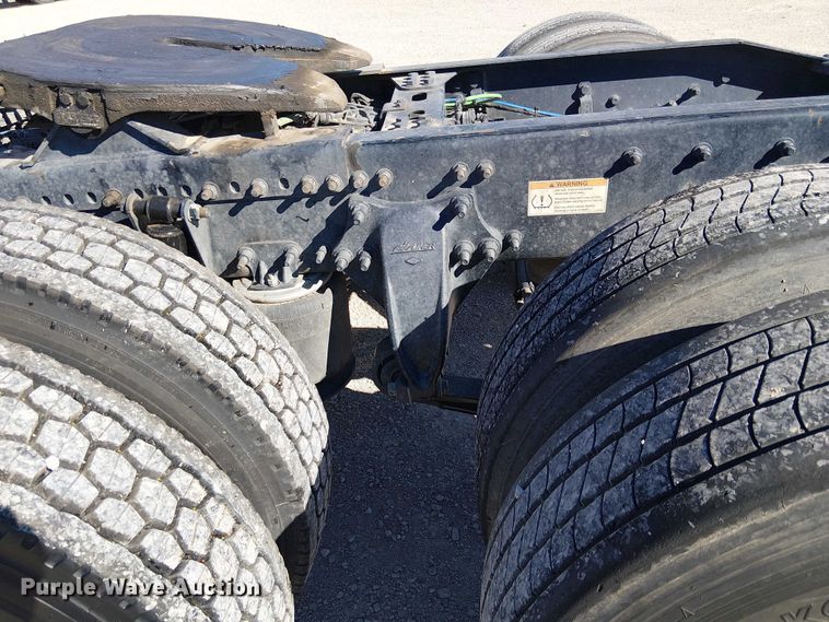 image for item EE5043 2020 Freightliner Cascadia semi truck