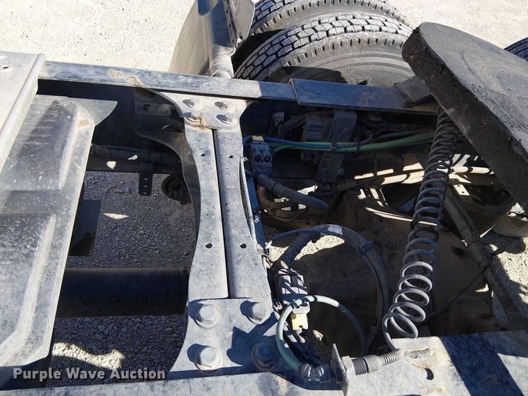 image for item EE5043 2020 Freightliner Cascadia semi truck