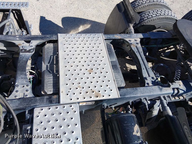 image for item EE5043 2020 Freightliner Cascadia semi truck