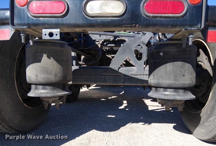 image for item EE5043 2020 Freightliner Cascadia semi truck