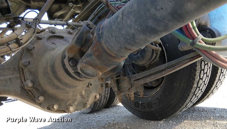 image for item EE5043 2020 Freightliner Cascadia semi truck