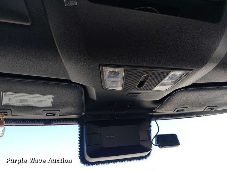 image for item EE5043 2020 Freightliner Cascadia semi truck