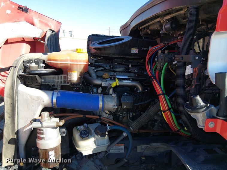 image for item EE5043 2020 Freightliner Cascadia semi truck