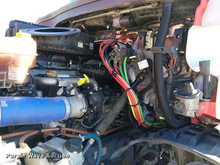 image for item EE5043 2020 Freightliner Cascadia semi truck