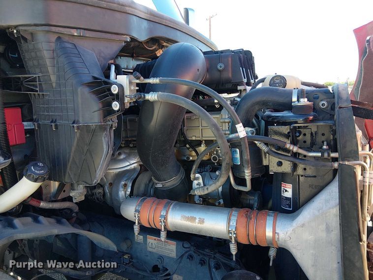 image for item EE5043 2020 Freightliner Cascadia semi truck