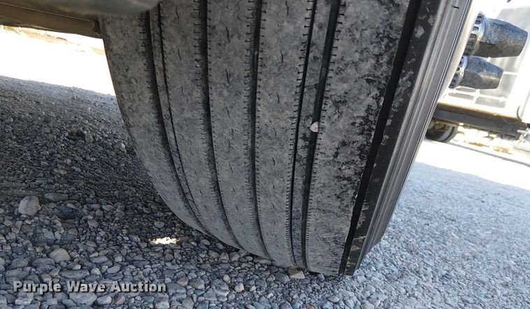 image for item EE5043 2020 Freightliner Cascadia semi truck