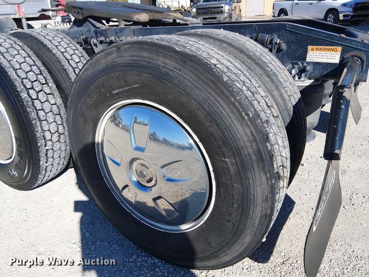 image for item EE5043 2020 Freightliner Cascadia semi truck