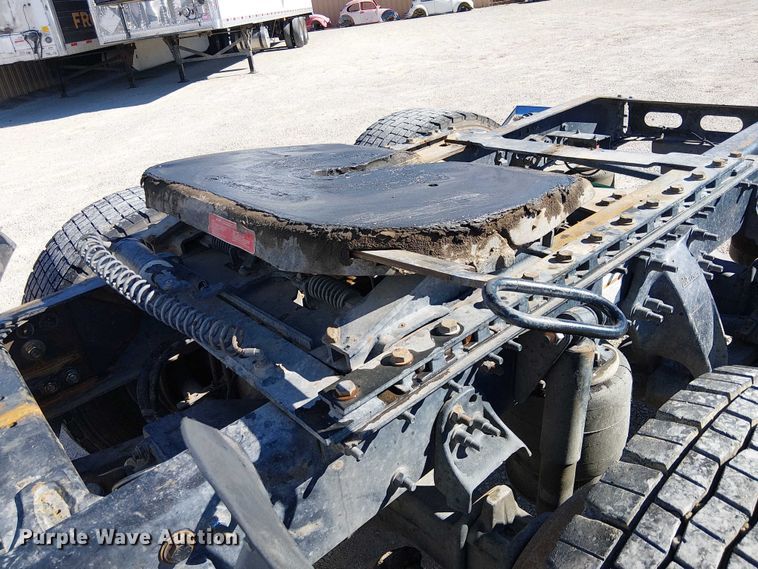 image for item EE5044 2016 Freightliner Cascadia semi truck