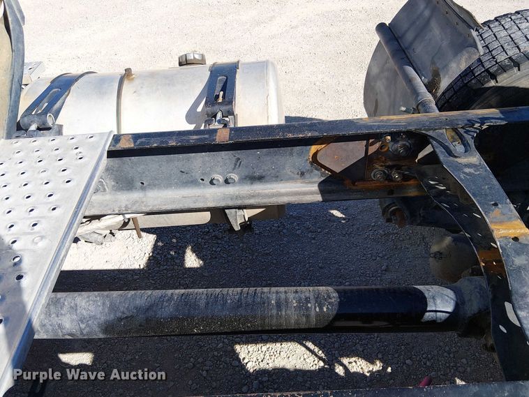 image for item EE5044 2016 Freightliner Cascadia semi truck