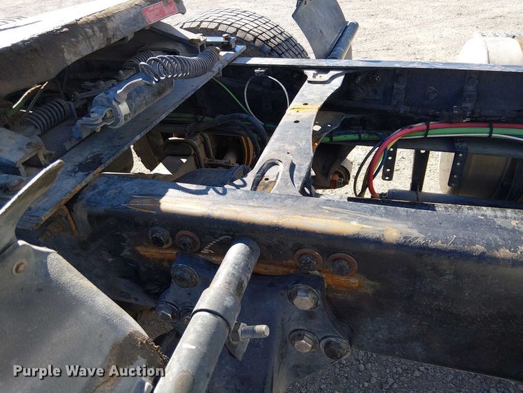 image for item EE5044 2016 Freightliner Cascadia semi truck