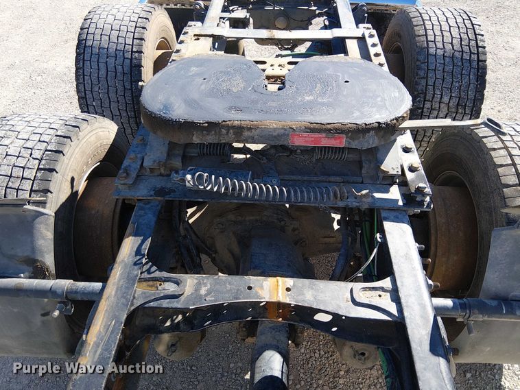 image for item EE5044 2016 Freightliner Cascadia semi truck