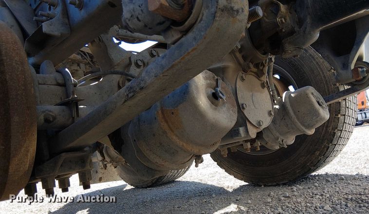 image for item EE5044 2016 Freightliner Cascadia semi truck