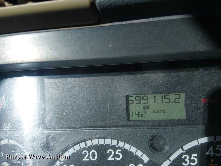 image for item EE5044 2016 Freightliner Cascadia semi truck