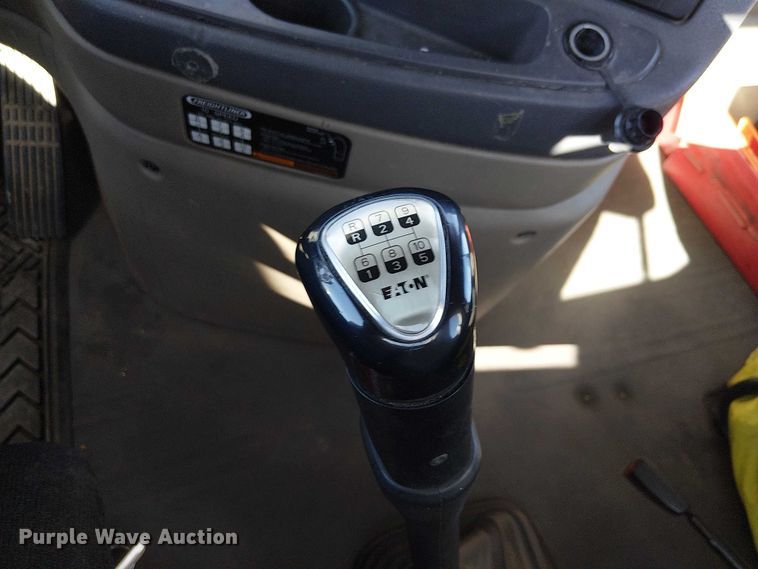 image for item EE5044 2016 Freightliner Cascadia semi truck