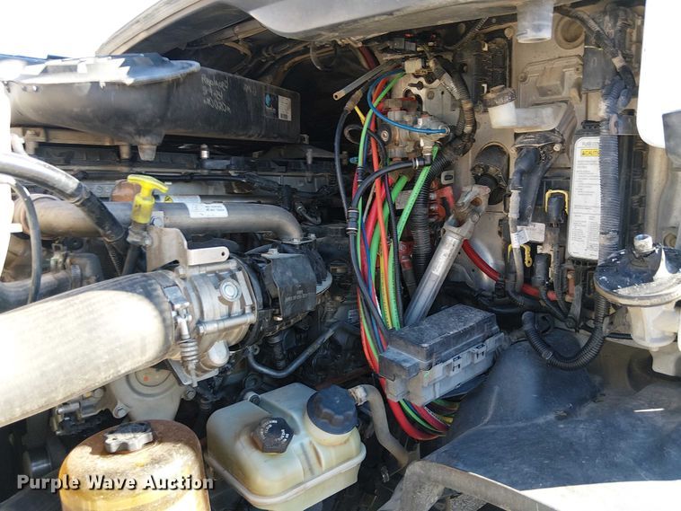 image for item EE5044 2016 Freightliner Cascadia semi truck