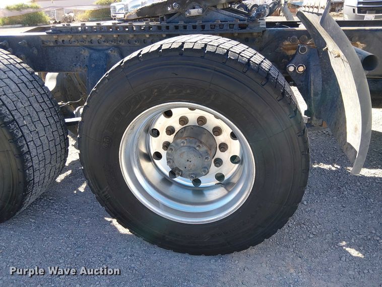 image for item EE5044 2016 Freightliner Cascadia semi truck