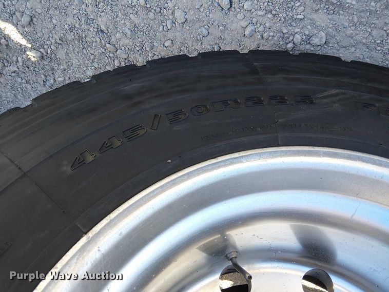 image for item EE5044 2016 Freightliner Cascadia semi truck