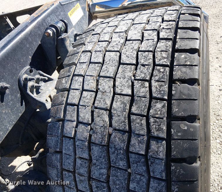 image for item EE5044 2016 Freightliner Cascadia semi truck