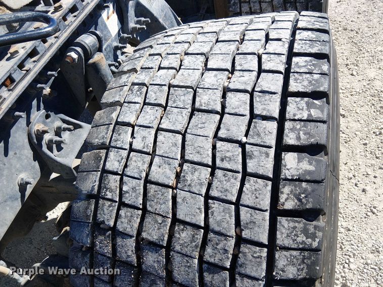 image for item EE5044 2016 Freightliner Cascadia semi truck