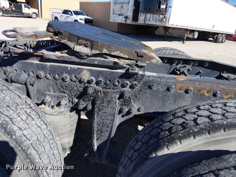 image for item EE5045 2012 Freightliner Cascadia semi truck