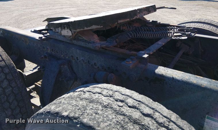 image for item EE5045 2012 Freightliner Cascadia semi truck