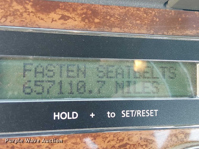 image for item EE5045 2012 Freightliner Cascadia semi truck