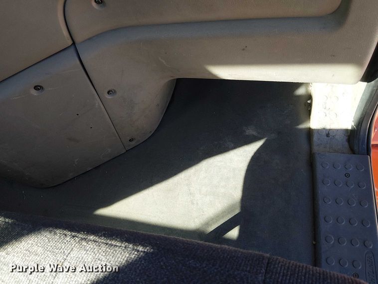 image for item EE5045 2012 Freightliner Cascadia semi truck