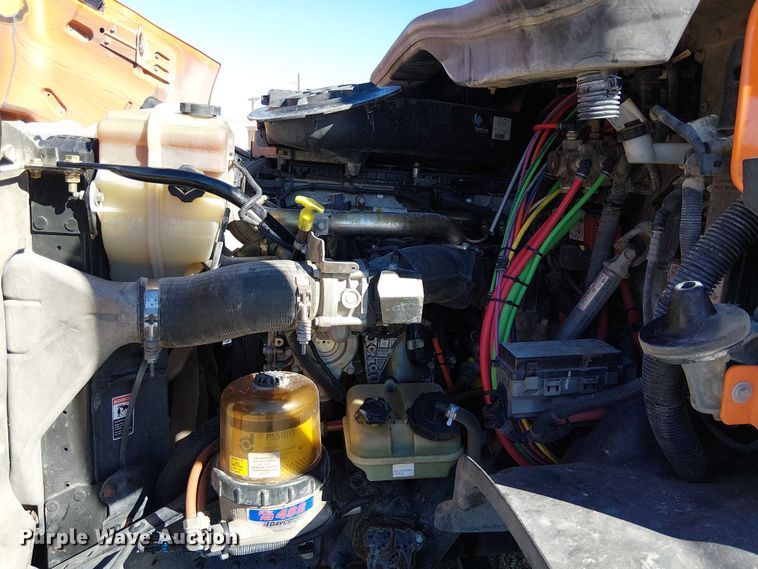 image for item EE5045 2012 Freightliner Cascadia semi truck