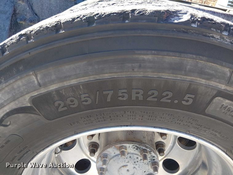 image for item EE5045 2012 Freightliner Cascadia semi truck