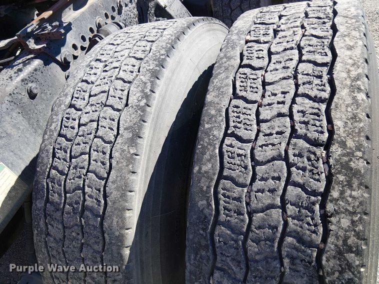 image for item EE5045 2012 Freightliner Cascadia semi truck