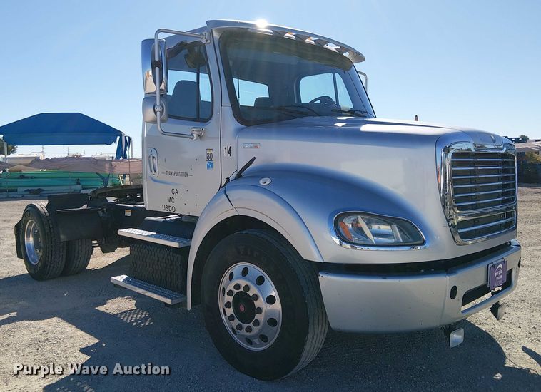 image for item EE5048 2011 Freightliner Business Class M2 semi truck
