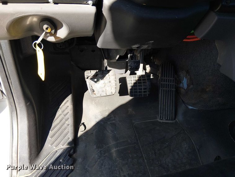 image for item EE5048 2011 Freightliner Business Class M2 semi truck