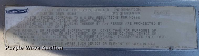 image for item EE5048 2011 Freightliner Business Class M2 semi truck