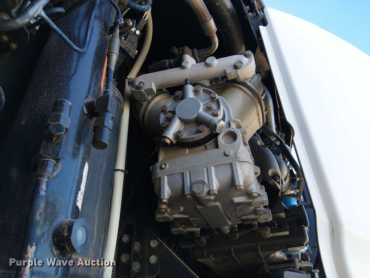 image for item EE5050 2010 Utility VS2RA refrigerated van trailer