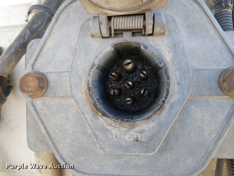 image for item EE5051 2010 Utility VS2RA refrigerated van trailer