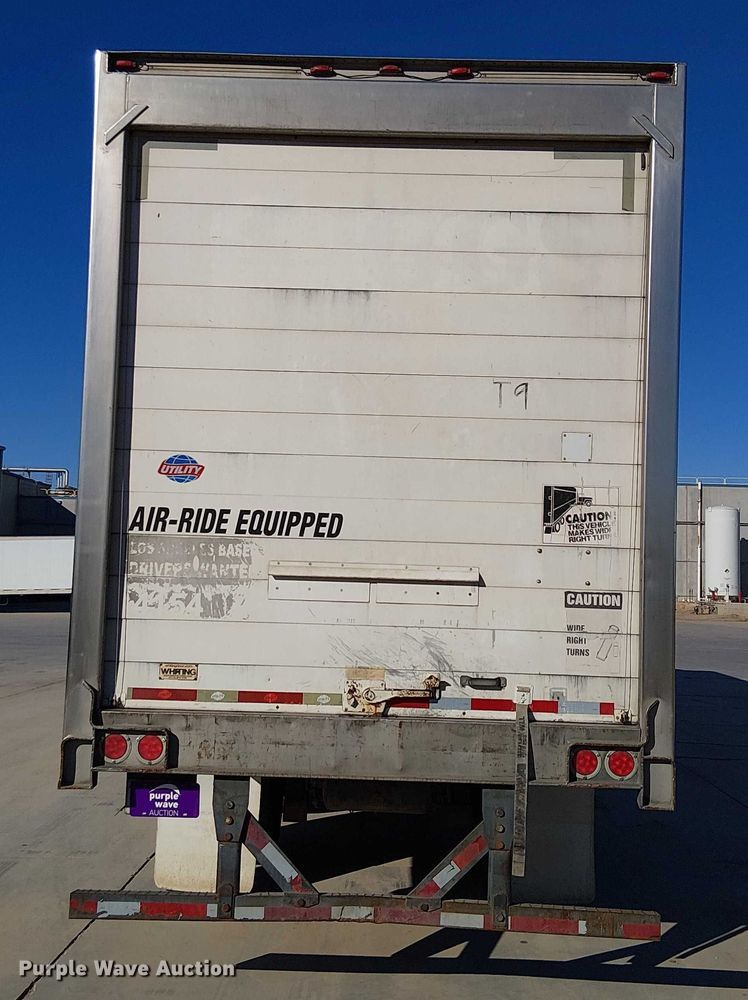 image for item EE5051 2010 Utility VS2RA refrigerated van trailer