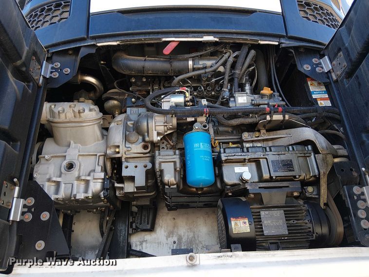 image for item EE5051 2010 Utility VS2RA refrigerated van trailer