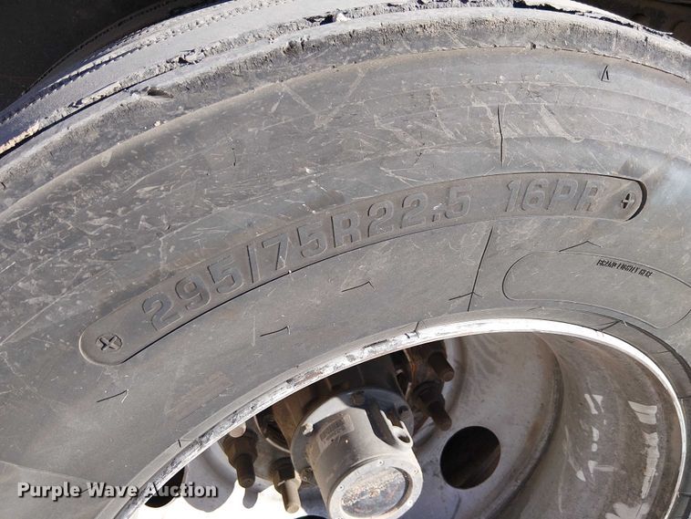 image for item EE5051 2010 Utility VS2RA refrigerated van trailer