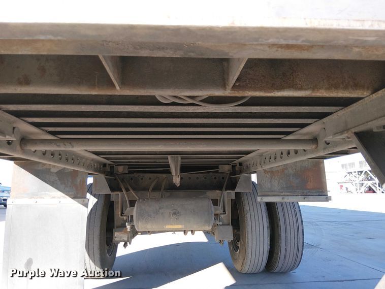 image for item EE5052 2010 Utility VS2RA refrigerated van trailer