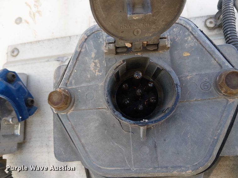 image for item EE5052 2010 Utility VS2RA refrigerated van trailer